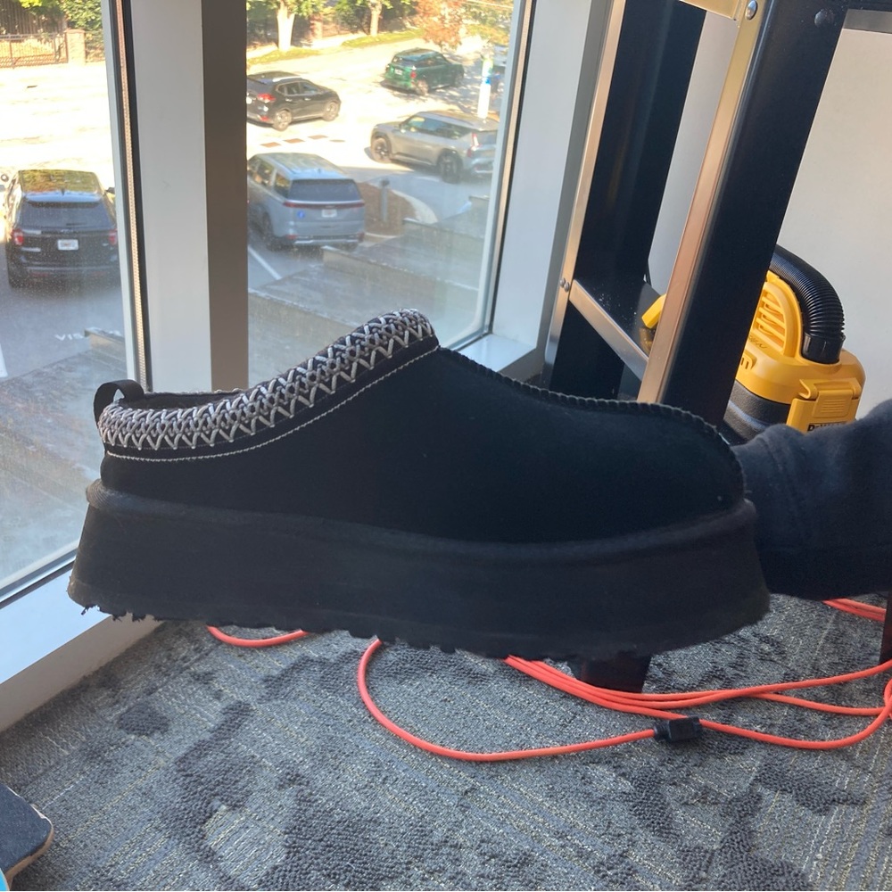 BLACK TAZZ UGGS